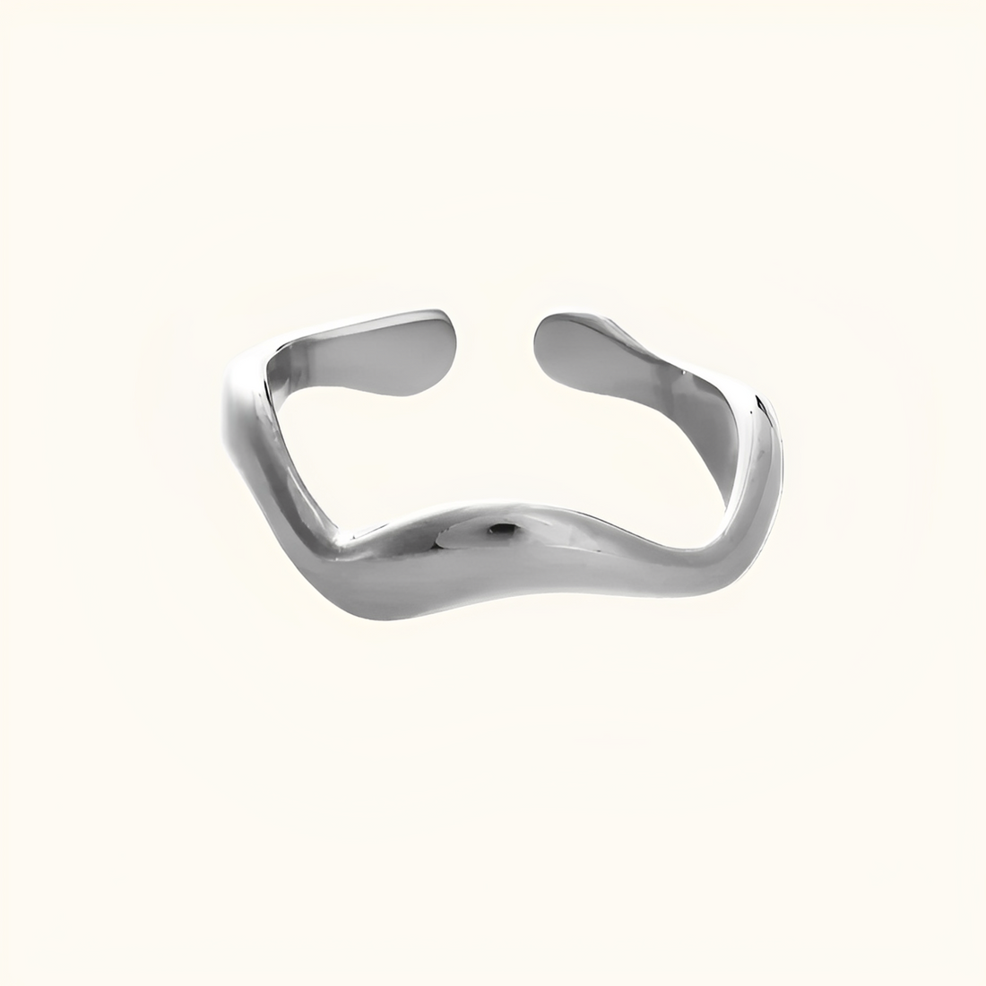 Theva – Offener Ring aus Titan mit Wasserwellen