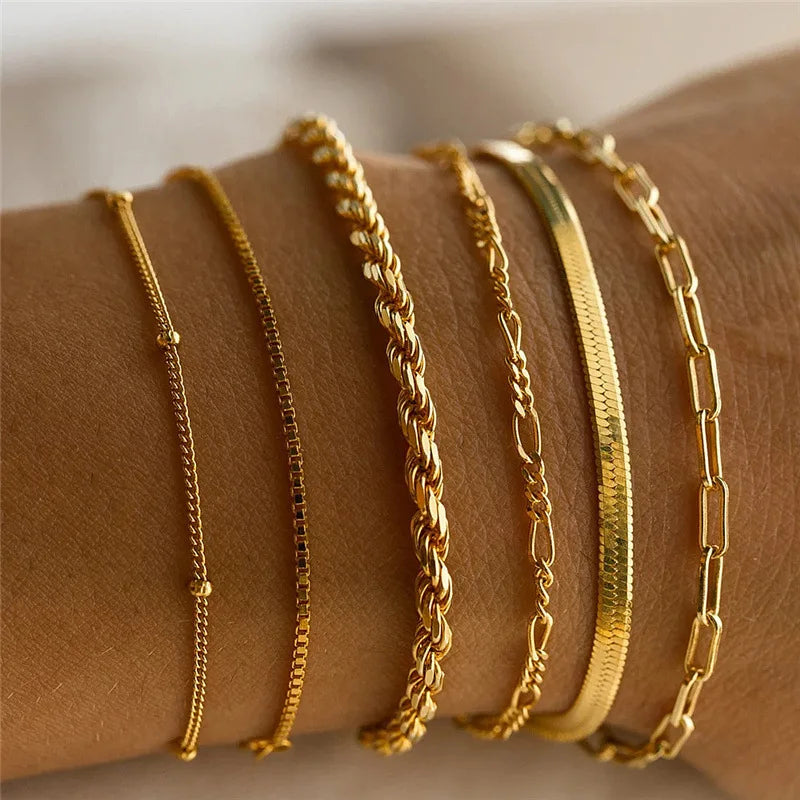 Paige – Set aus 6 mehrlagigen Armbändern