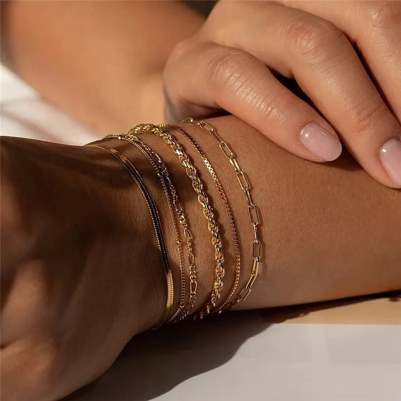 Paige – Set aus 6 mehrlagigen Armbändern