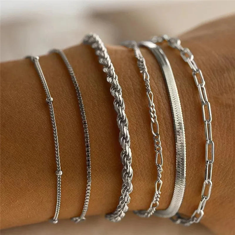 Paige – Set aus 6 mehrlagigen Armbändern
