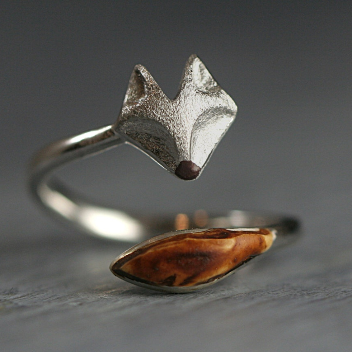 Einstellbarer Holzring - Ring mit Fuchs-Gesicht in Silber