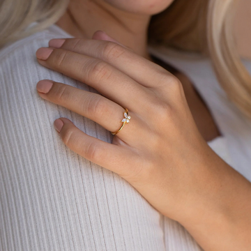 Schmetterlingsring mit Diamanten - Elegantes Design