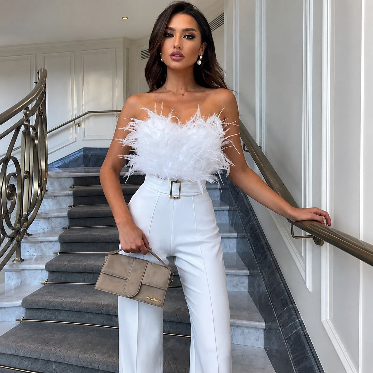 Frola - Modernes Jumpsuit mit schulterfreiem Oberteil