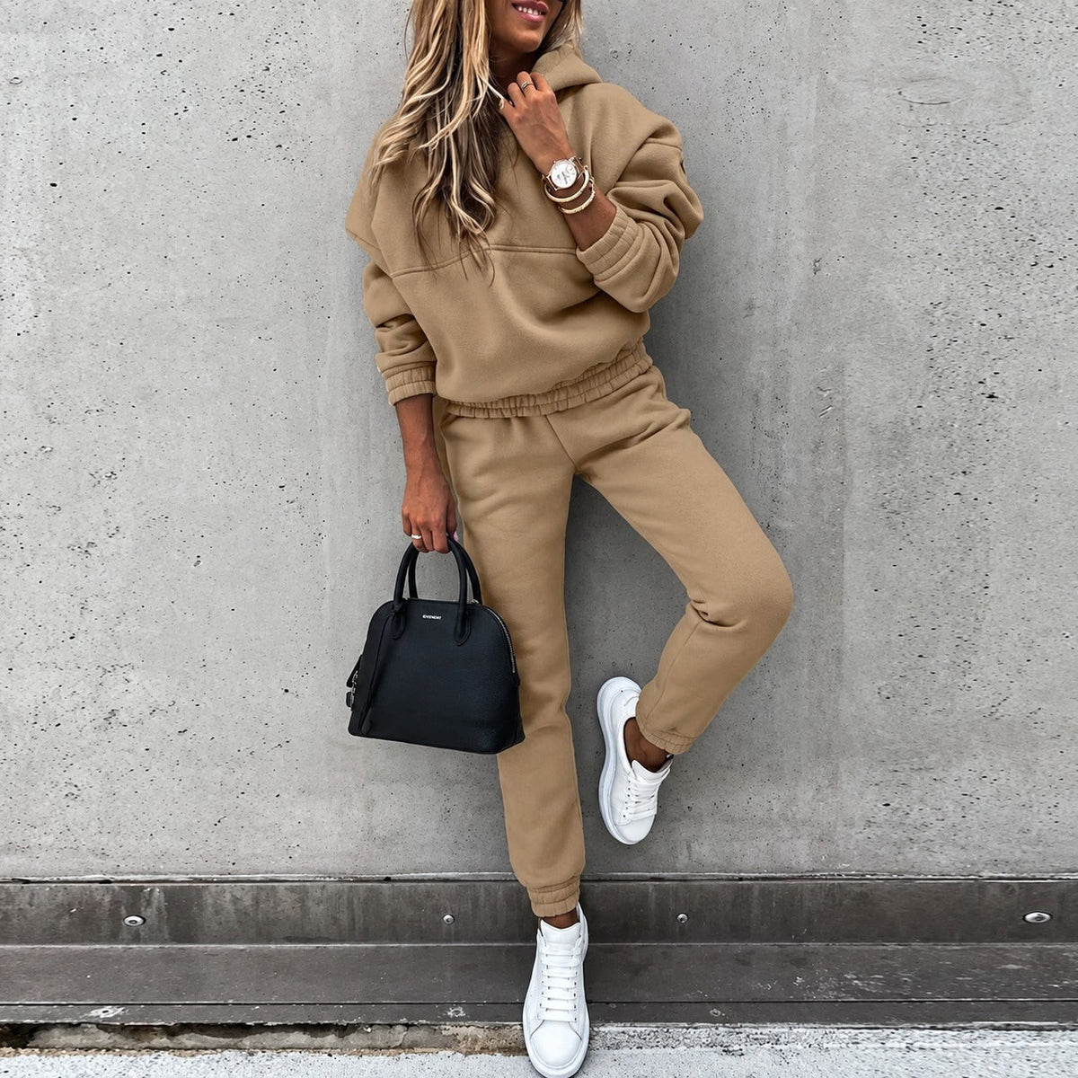 Alisha - Sweatshirt mit langen Ärmeln und Hosen Set