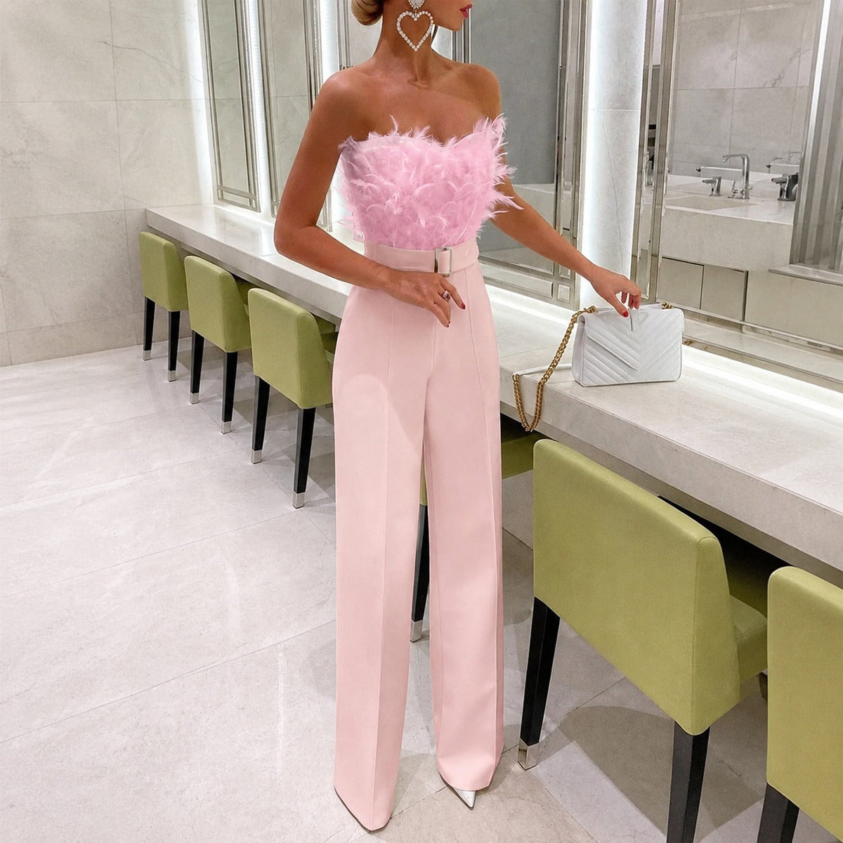 Frola - Modernes Jumpsuit mit schulterfreiem Oberteil