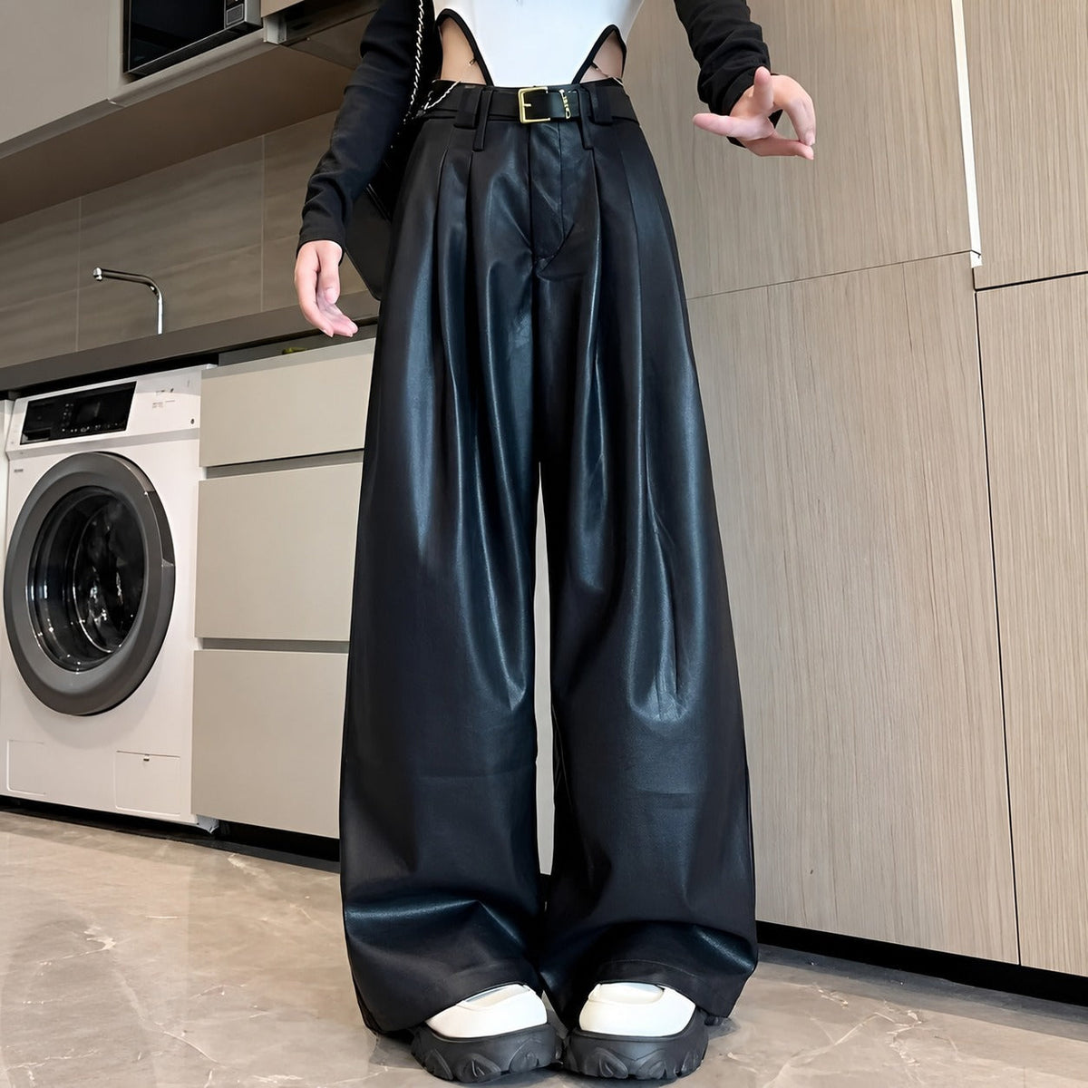 Lora - Traditionelle Damenhosen mit hohem Bund