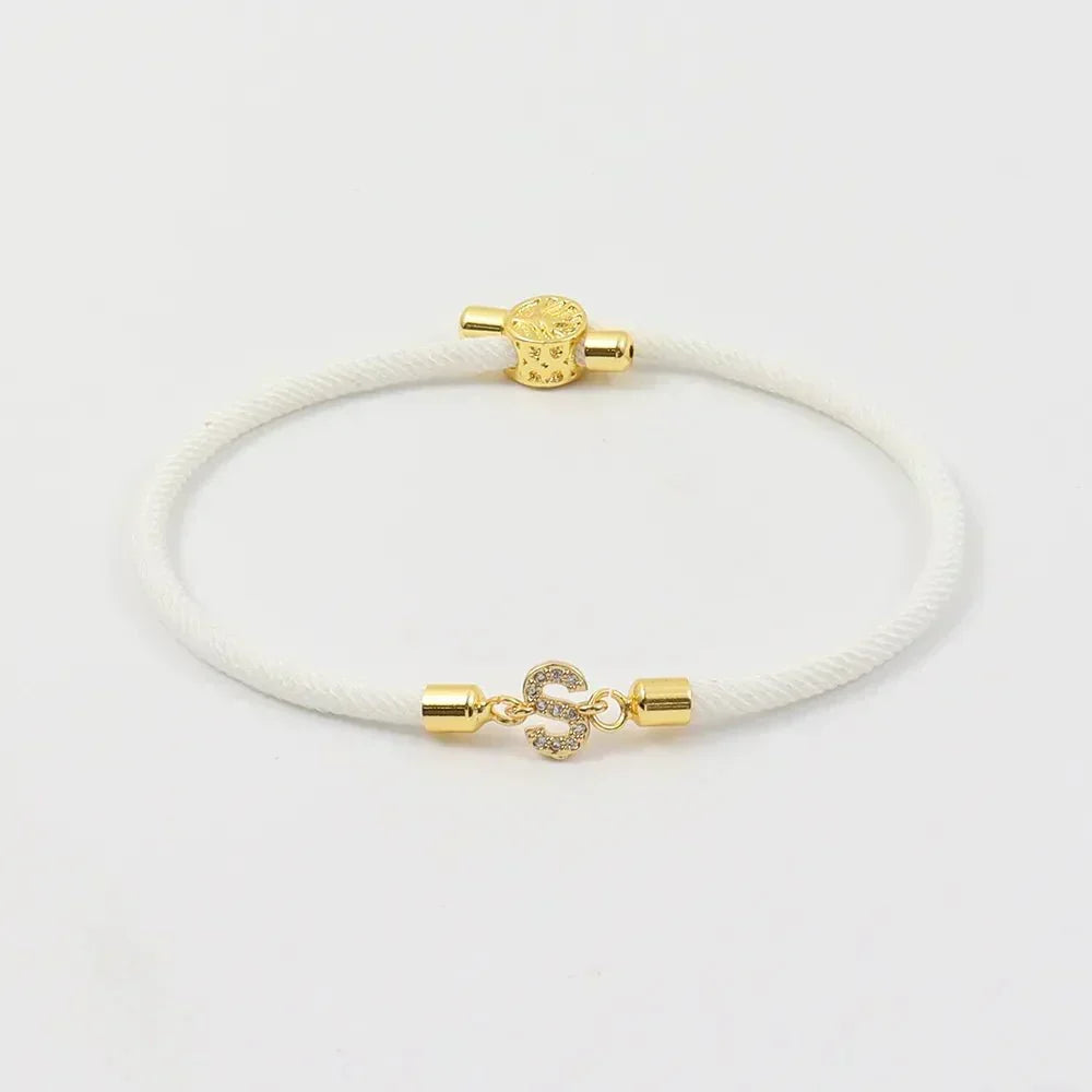 Calla – Flexibles Armband mit eingraviertem Anfangsbuchstaben