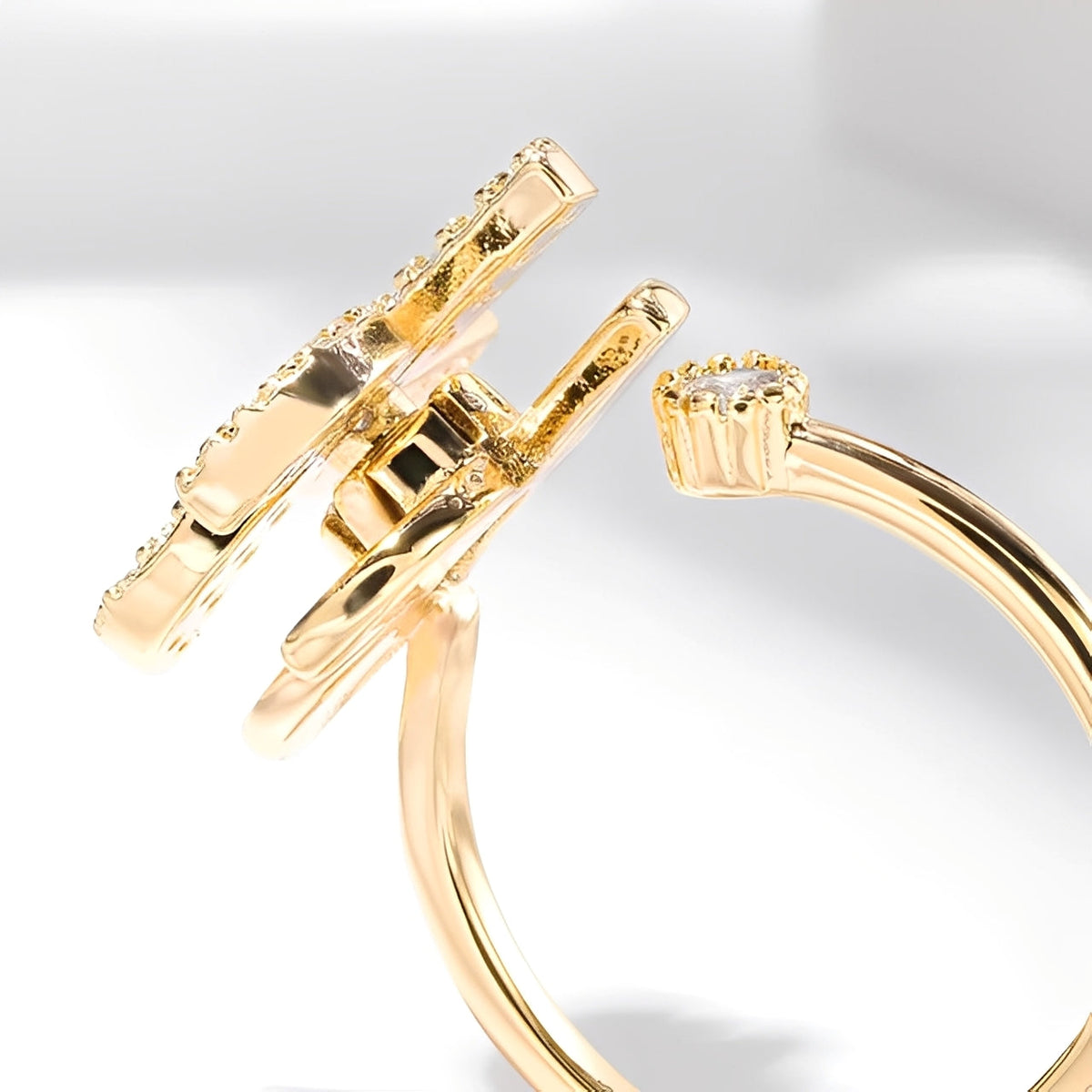 Solaya – Stressabbau-Ring mit Sonnenblumenmotiv
