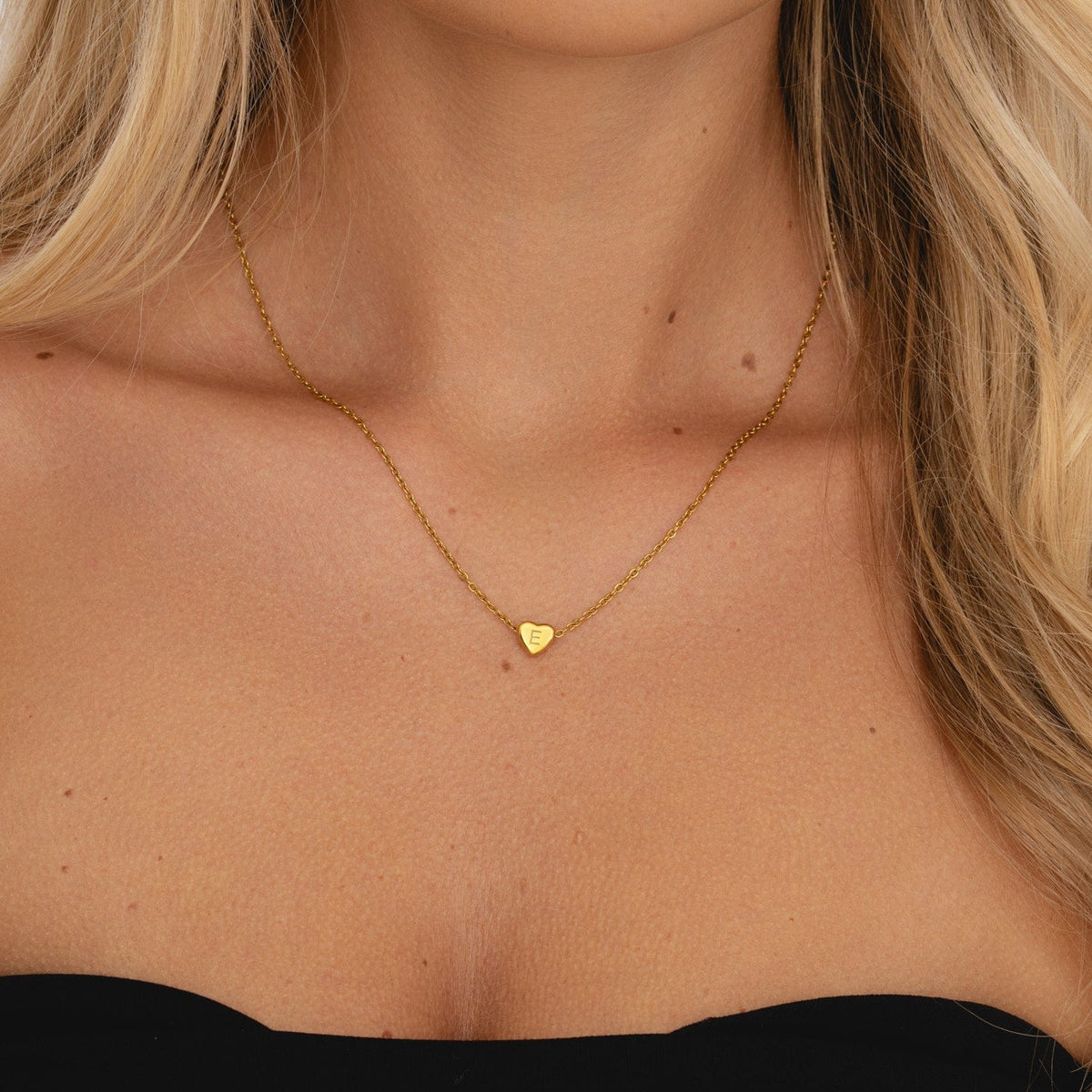 Amora – Kette mit Herzinitialen in Goldüberzug
