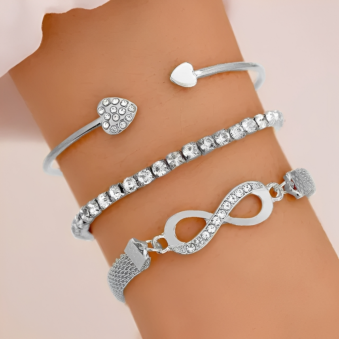 Yuriko – Set mit 3 unendlichen Herzarmbändern in Silber und Gold