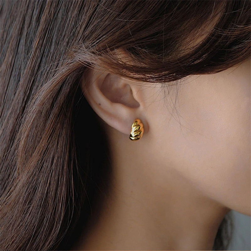 Ellie – Croissant-Ohrringe in Gold