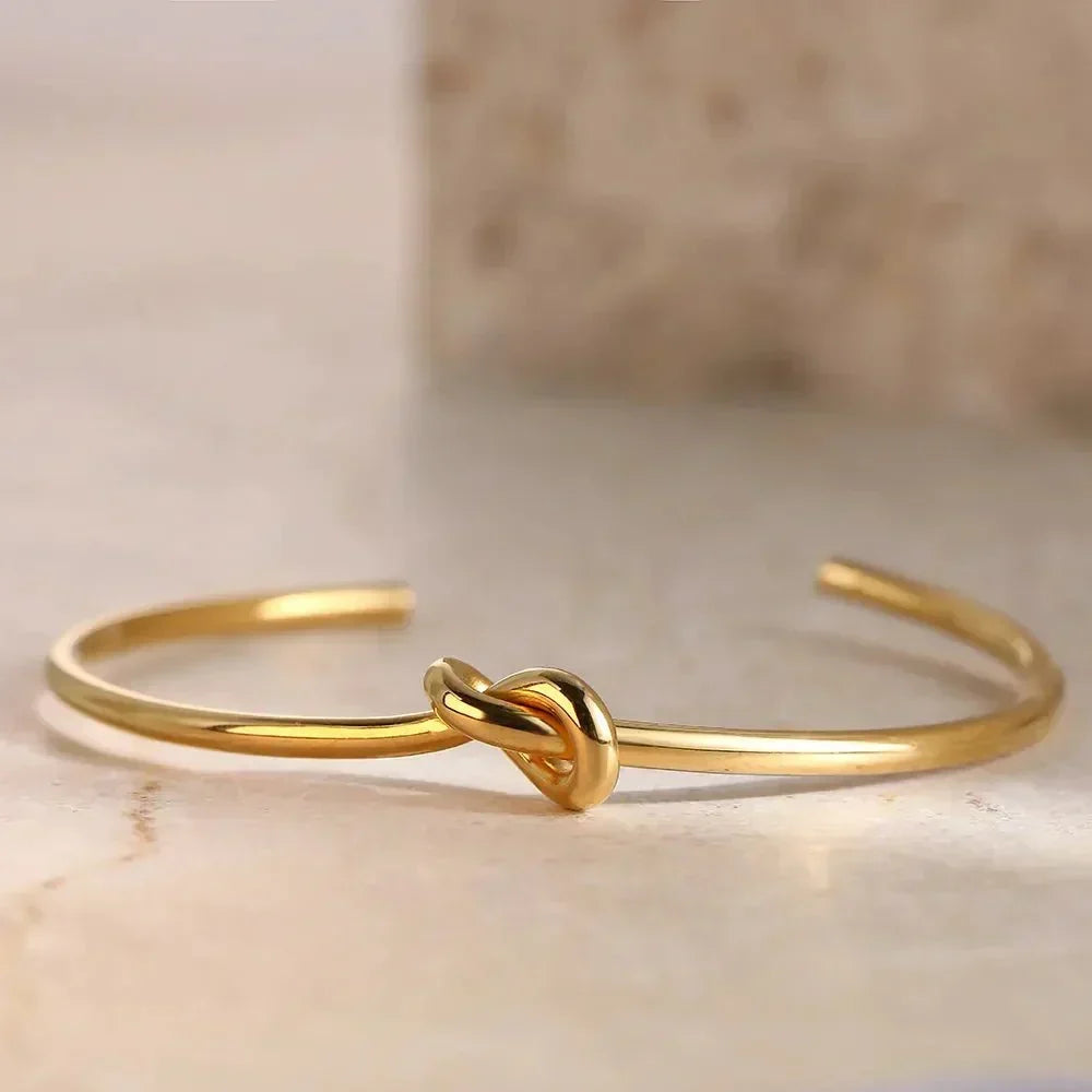 Clea – Klassisches Armband mit Knoten