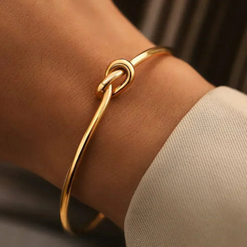 Clea – Klassisches Armband mit Knoten