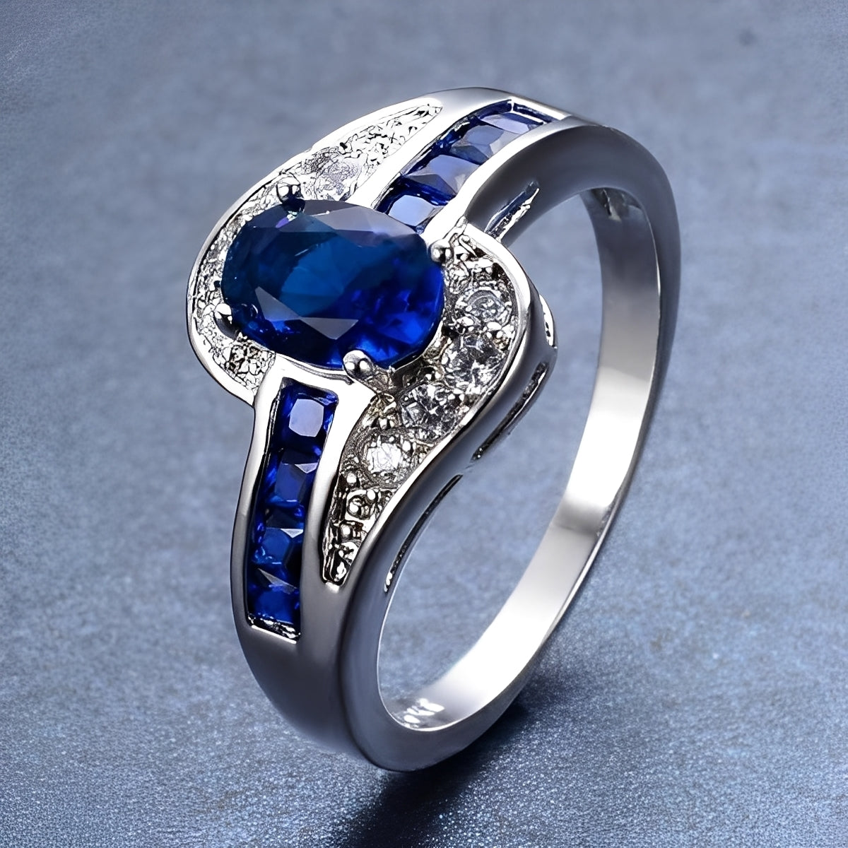 Diane – Ring mit blauem Edelstein