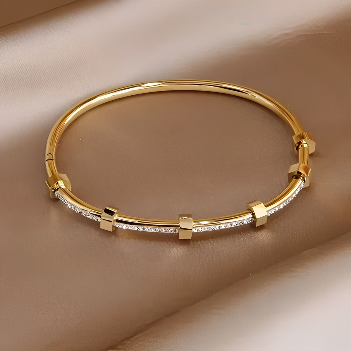 Amy – schimmerndes goldenes Armband
