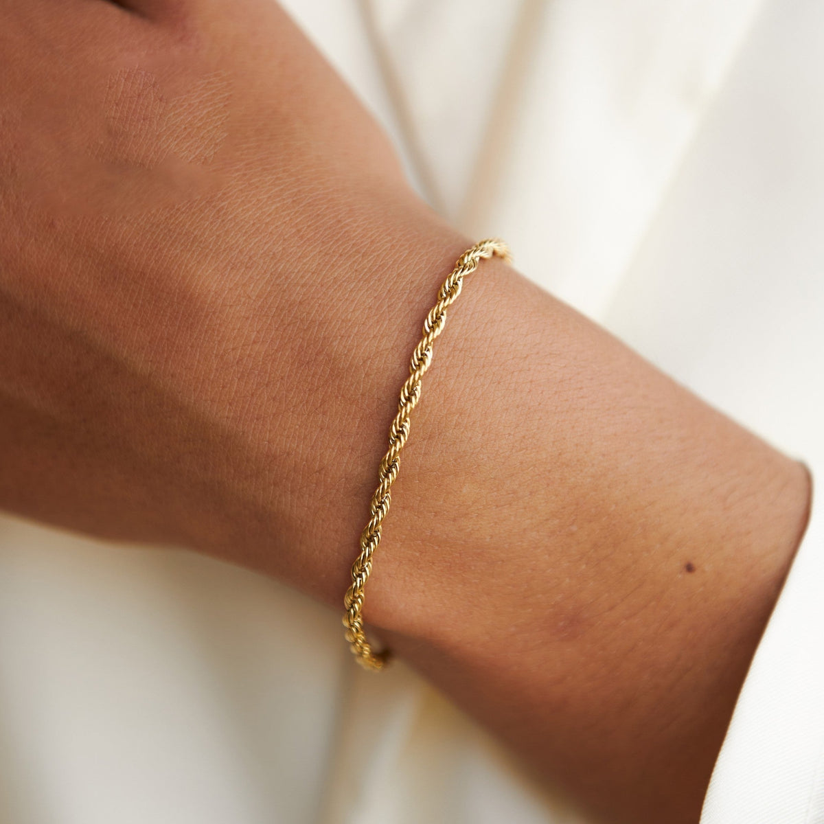 Calvi – Geflochtenes Armband aus Goldkettchen