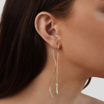 Amaris – Tropfenohrringe in Gold mit Fransen