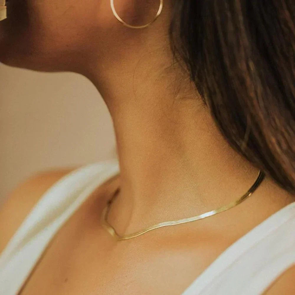 Elizabeth – Goldene Schlangenkette