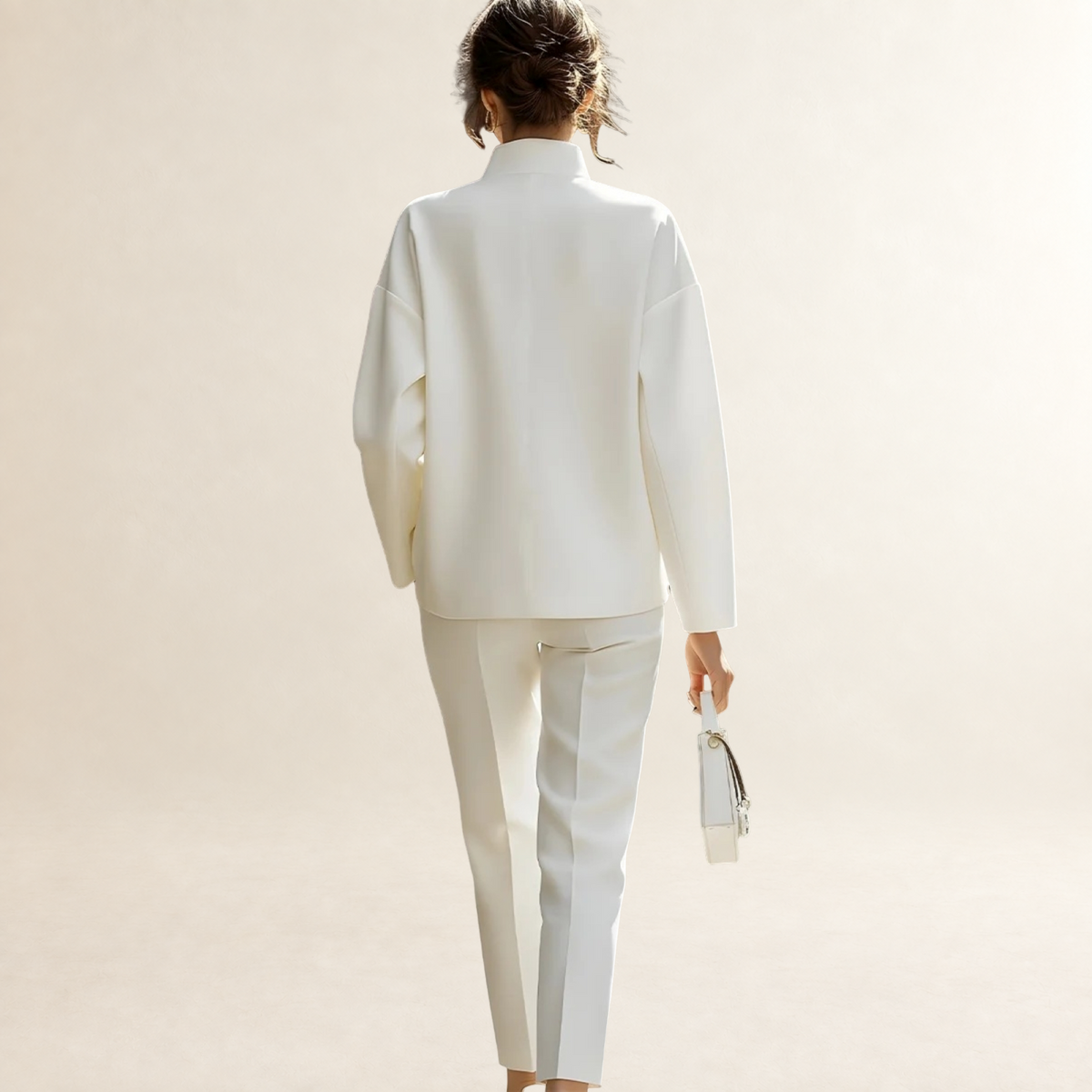 Damen-Hosenanzug mit oversized Hemd und taillierten Hose - lockerer Schnitt
