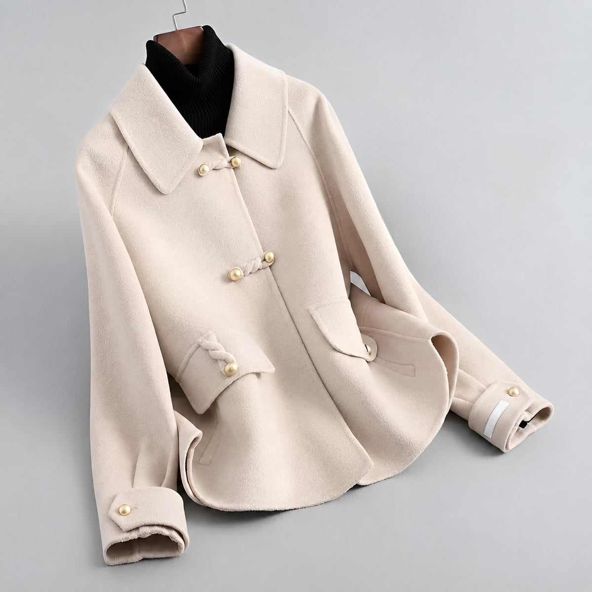 Damen Mantel mit Perlmuttknöpfen und markantem Kragen - Relaxed Fit