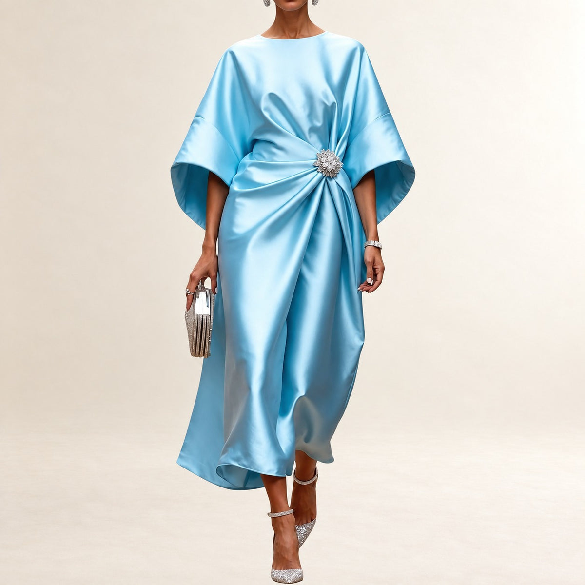 Damen Midi-Kleid mit Schiffskragen-Ausschnitt und weiten Kimonoärmeln - seitliche Drapierung mit Brosche