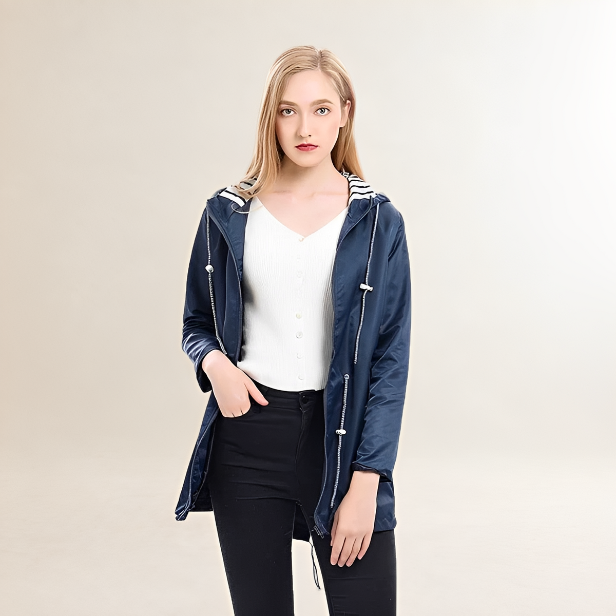Damen Regenjacke mit Kapuze und Kordelzug in der Taille - Leichte, wetterfeste Outdoorjacke