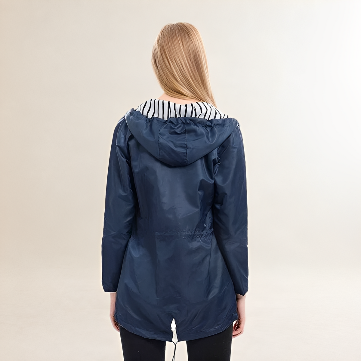 Damen Regenjacke mit Kapuze und Kordelzug in der Taille - Leichte, wetterfeste Outdoorjacke