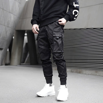 Herren Cargo-Hosen mit Tapered Schnitt, verstellbaren Trägern und Mehrfachtaschen