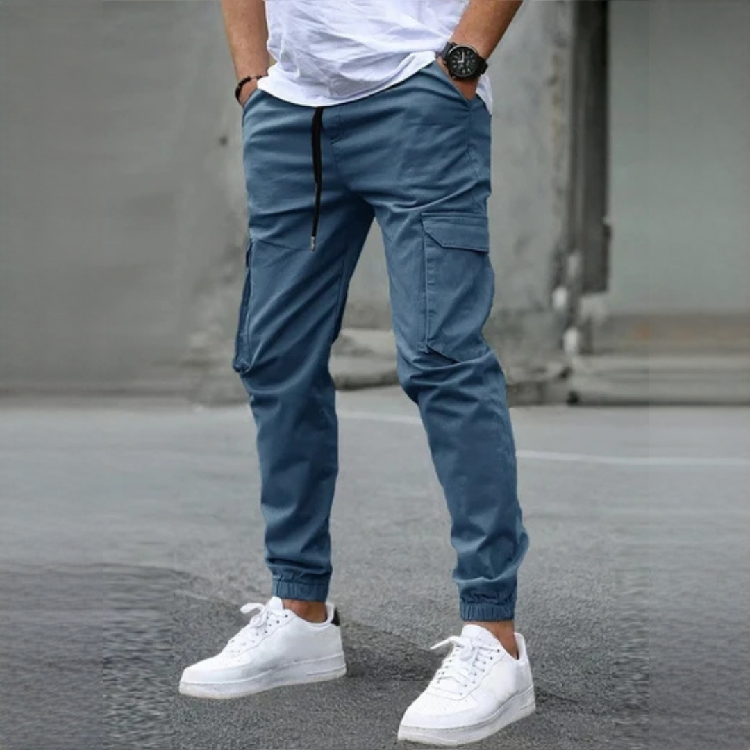 Herren Cargohosen Slim-Tapered Passform mit Kordelbund und Elastiksaumnen - Flap-Taschen auf Oberschenkel