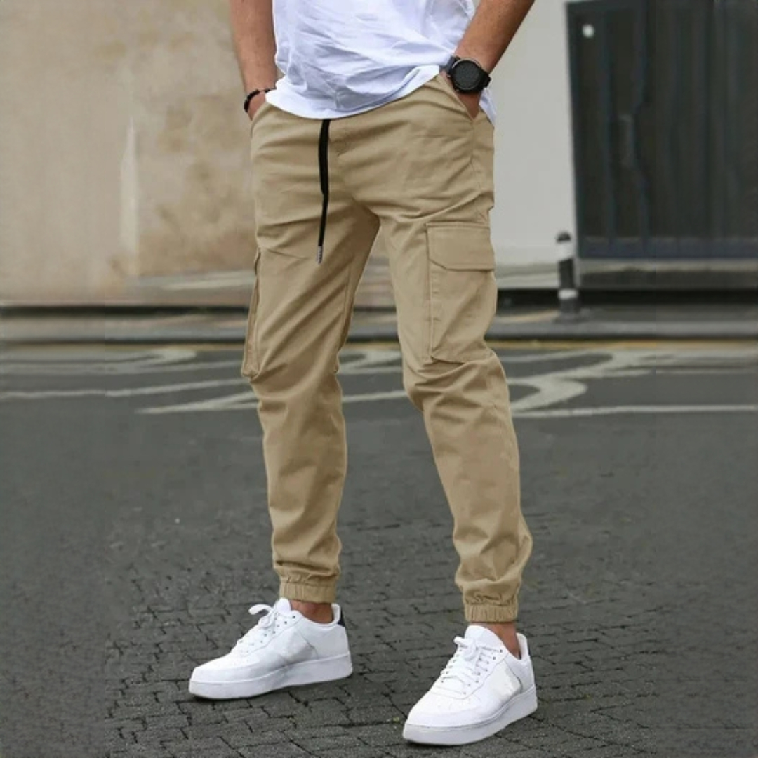 Herren Cargohosen Slim-Tapered Passform mit Kordelbund und Elastiksaumnen - Flap-Taschen auf Oberschenkel