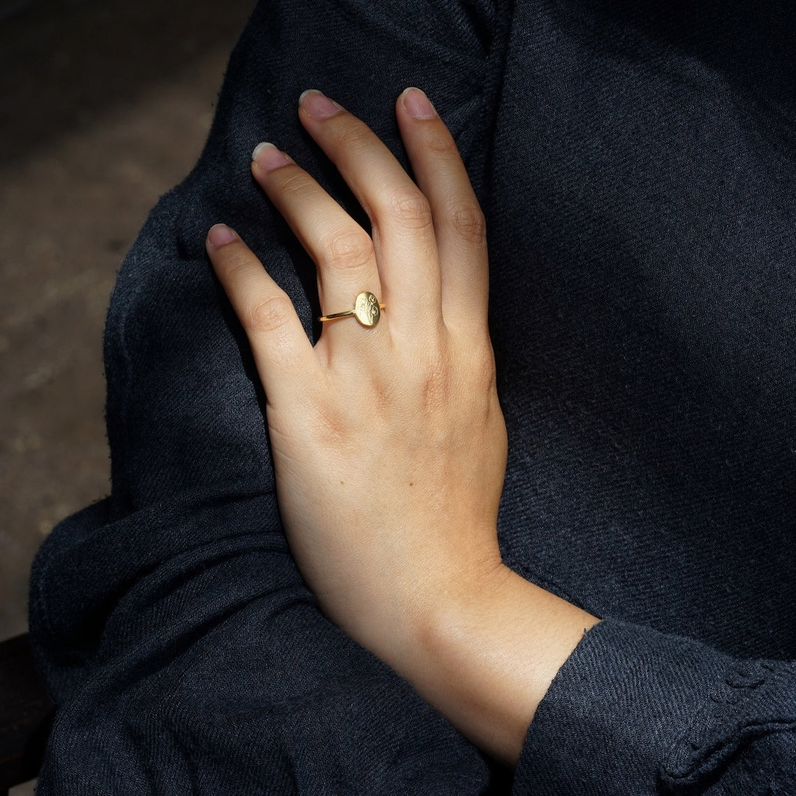 Blumen-Geburtsring - Eleganter personalisierter Ring