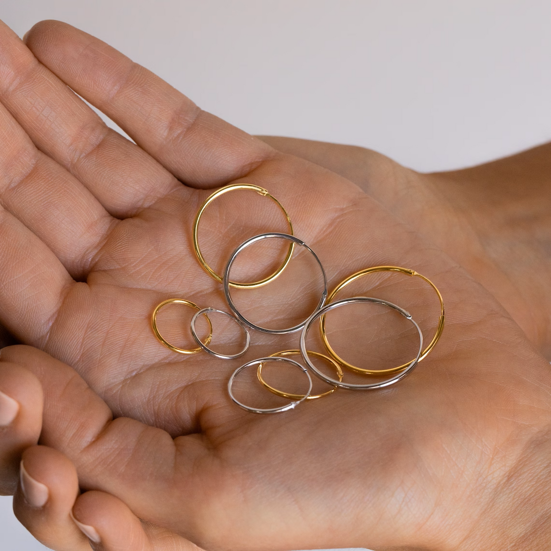 Leichte Ringe - Ohrringe in Gold und Silber (Set von 4)