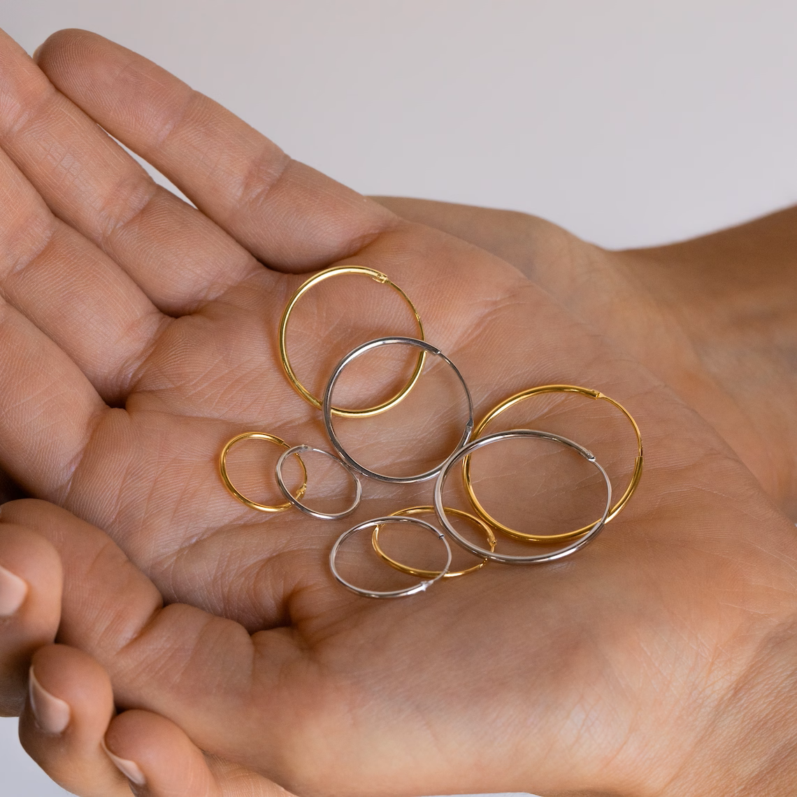 Leichte Ringe - Ohrringe in Gold und Silber (Set von 4)
