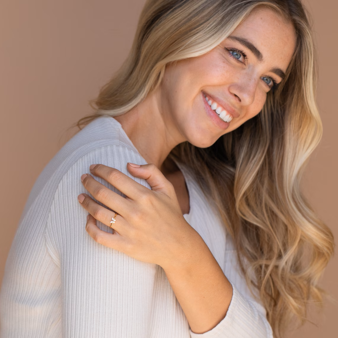 Schmetterlingsring mit Diamanten - Elegantes Design