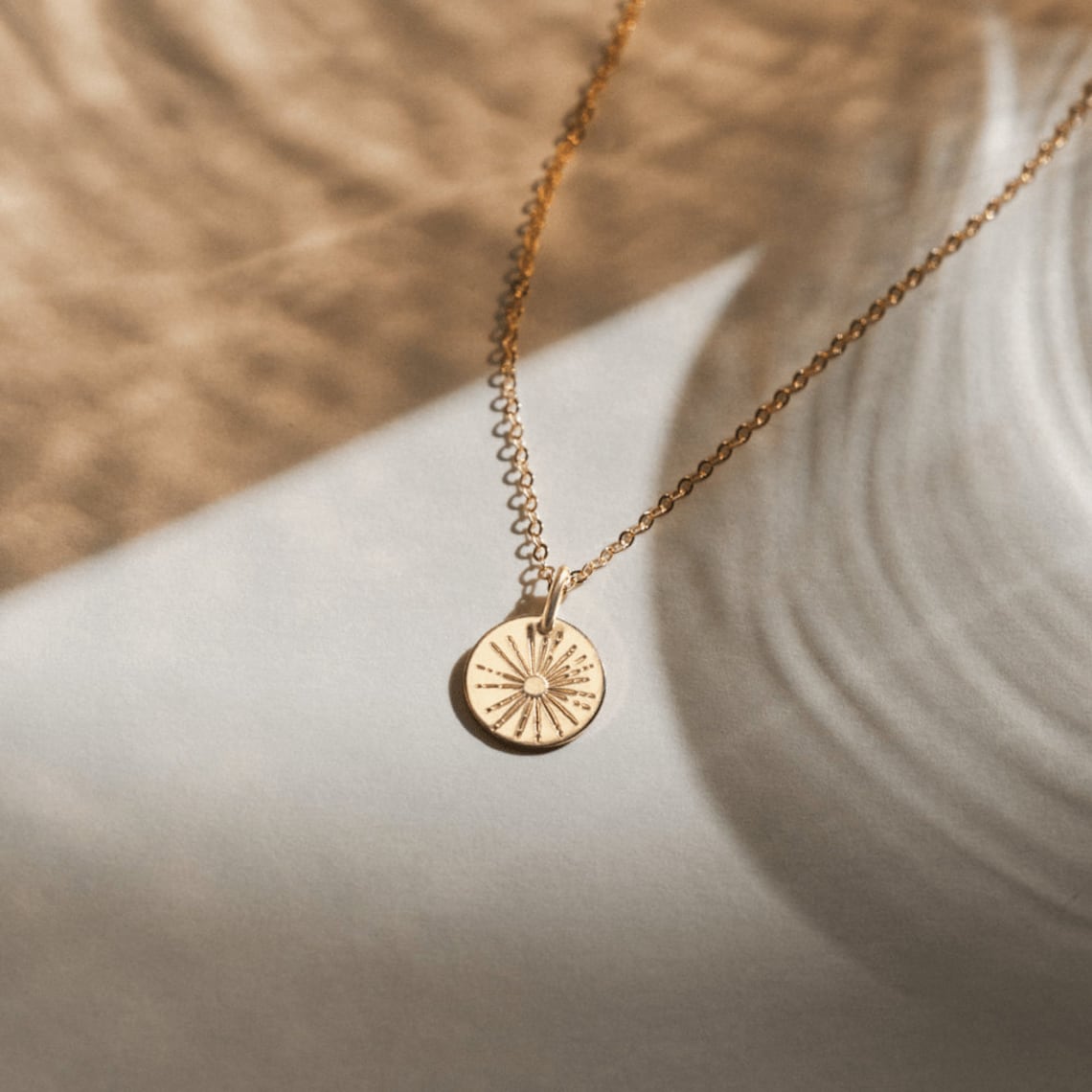 Sonnenstrahlenkette - Kette mit kleinen Sonnenanhängern