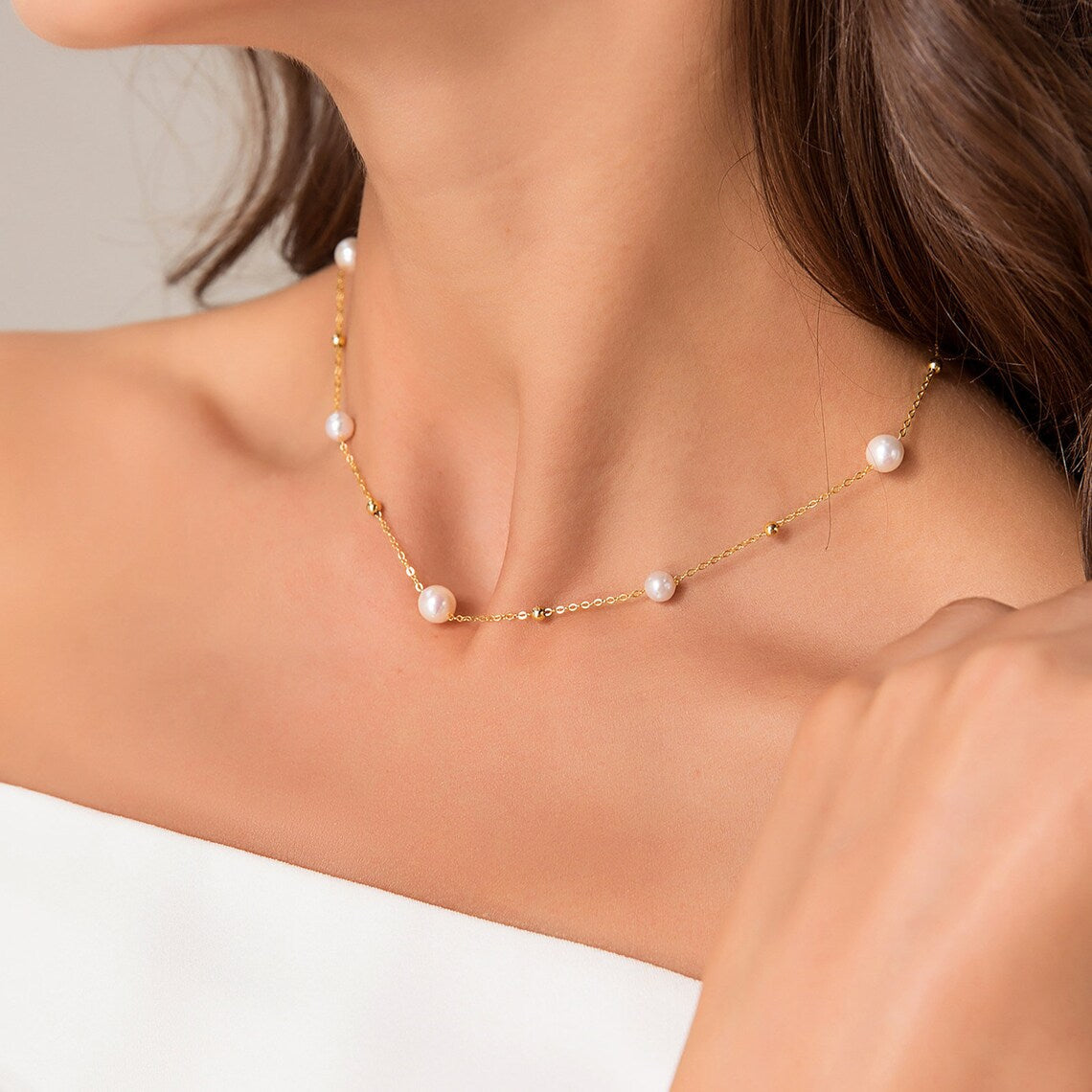 Kette mit Gold und Perlen - abwechselnd Perlen und goldene Glieder