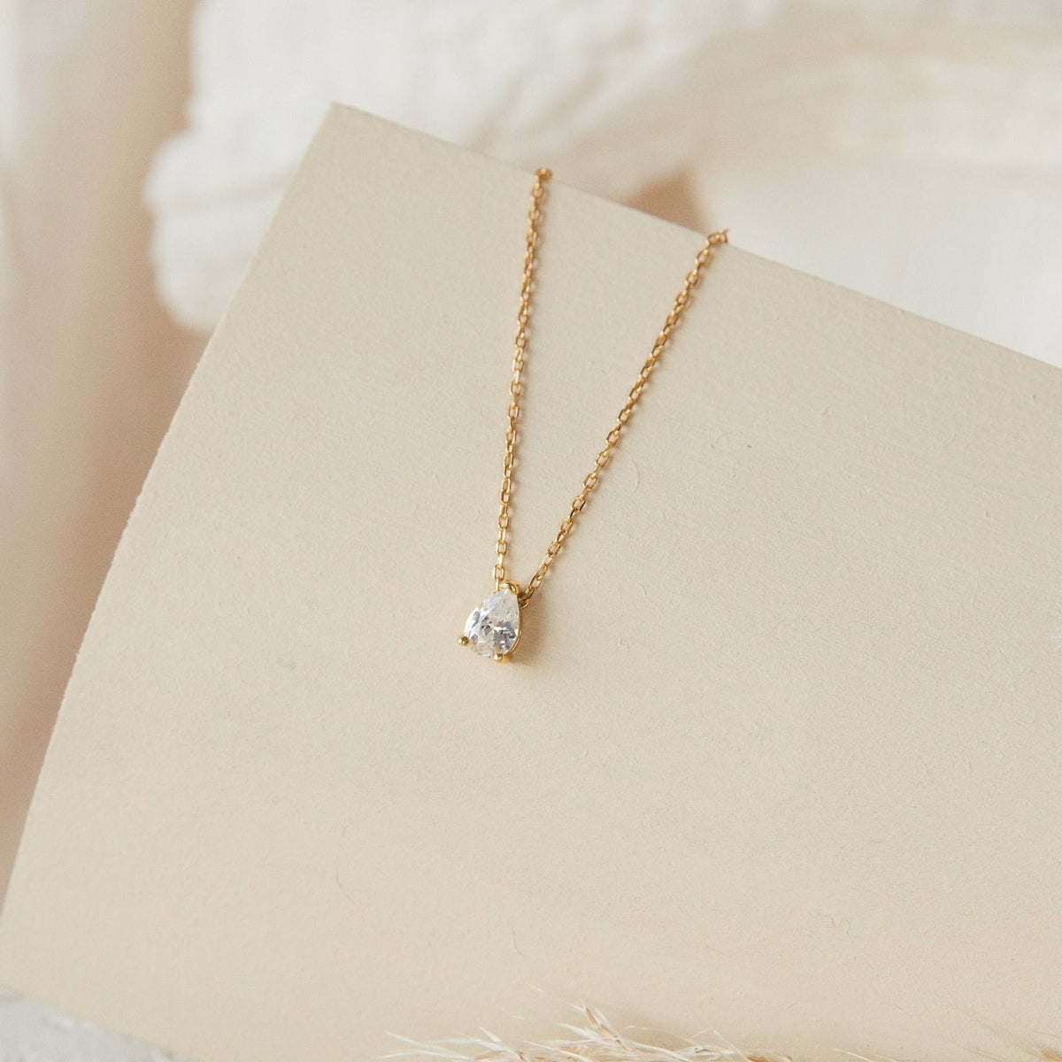 Diamantperle - Tropfenförmige Diamantkette