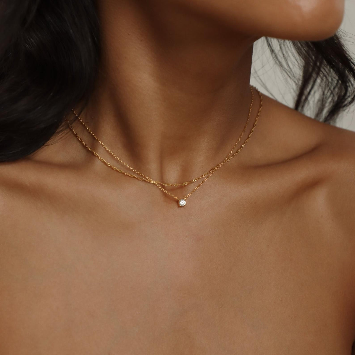Elegantes Diamanten-Halsband - Halskette mit Stein-Applikationen