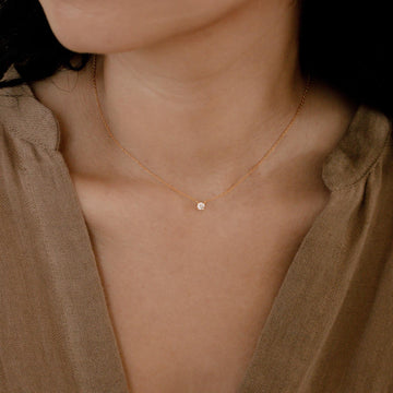 Elegantes Diamanten-Halsband - Halskette mit Stein-Applikationen
