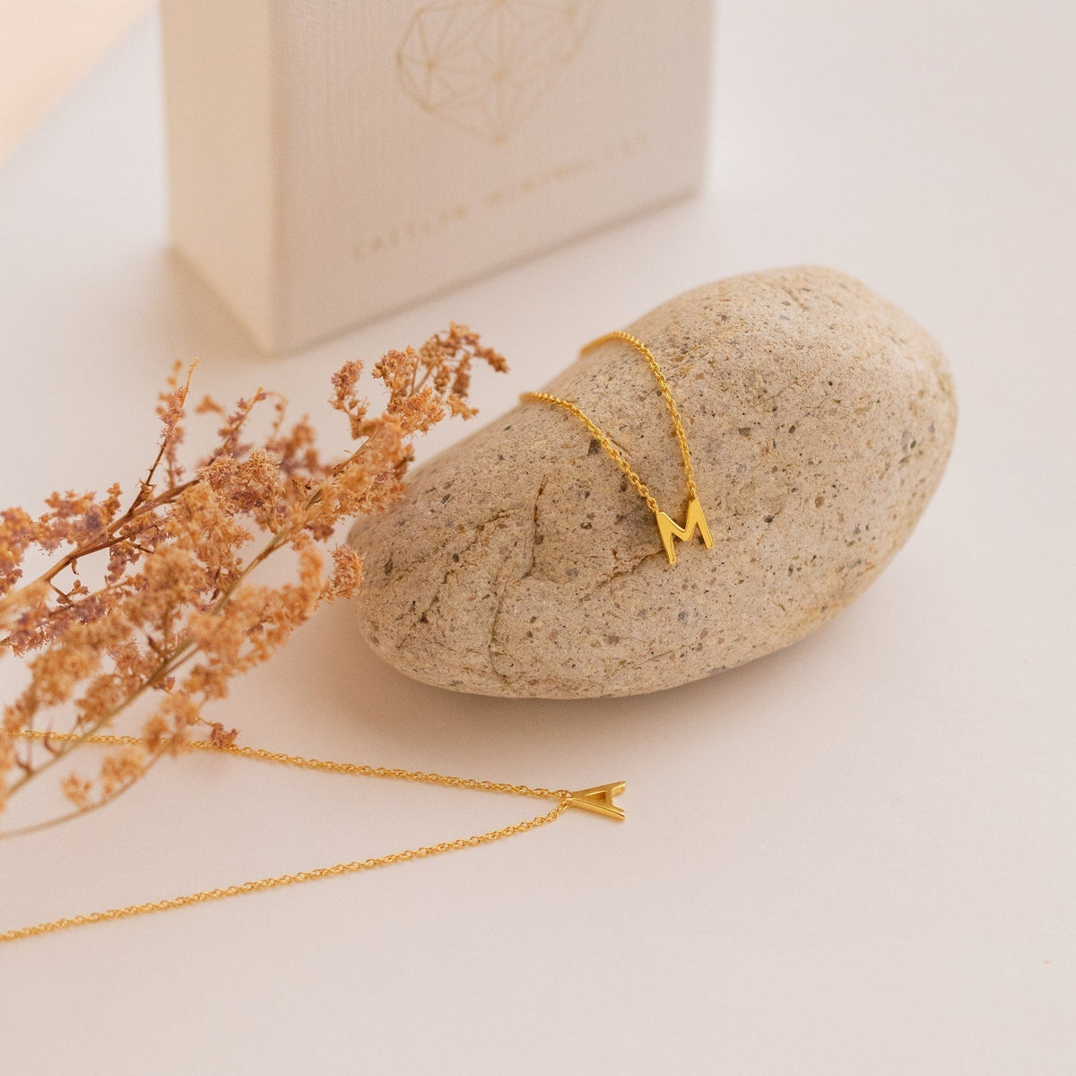 Jasmin – Elegante Halskette mit persönlichem Anfangsbuchstaben