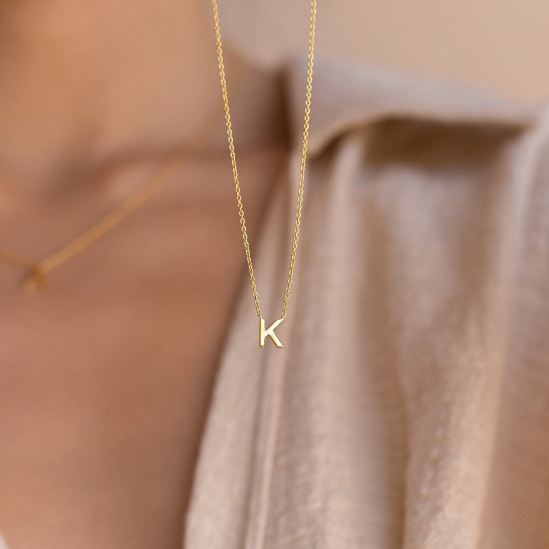 Elegantes Halsband mit Initialen - Stilvolles Schmuckstück mit Buchstaben