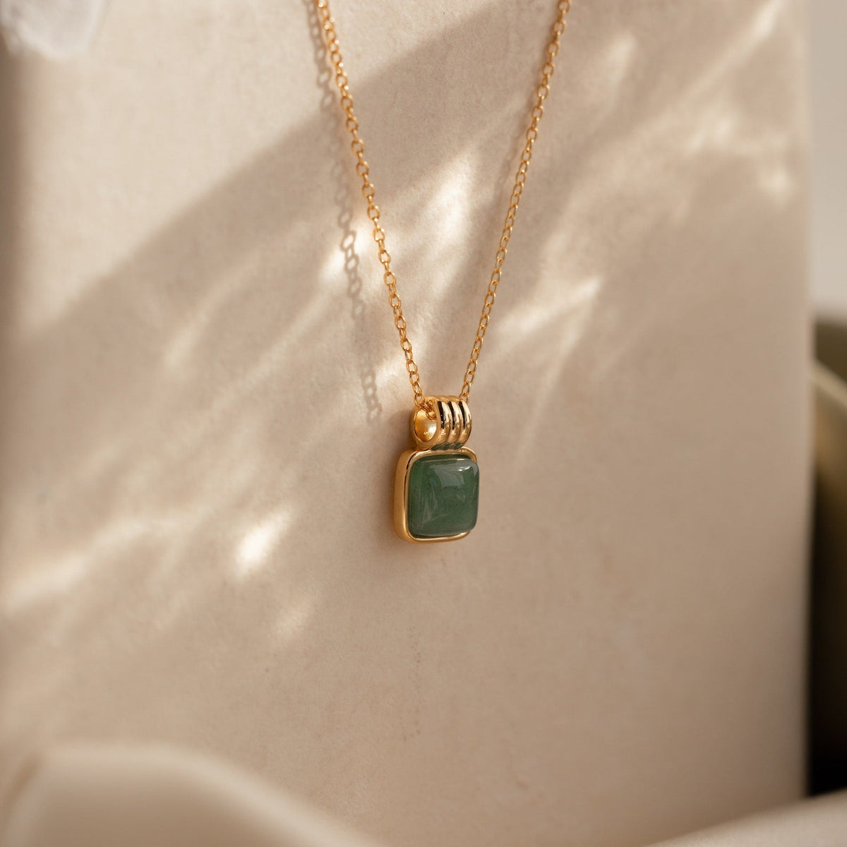 Jade-Halskette mit Anhänger - Strahlende Jade-Halskette