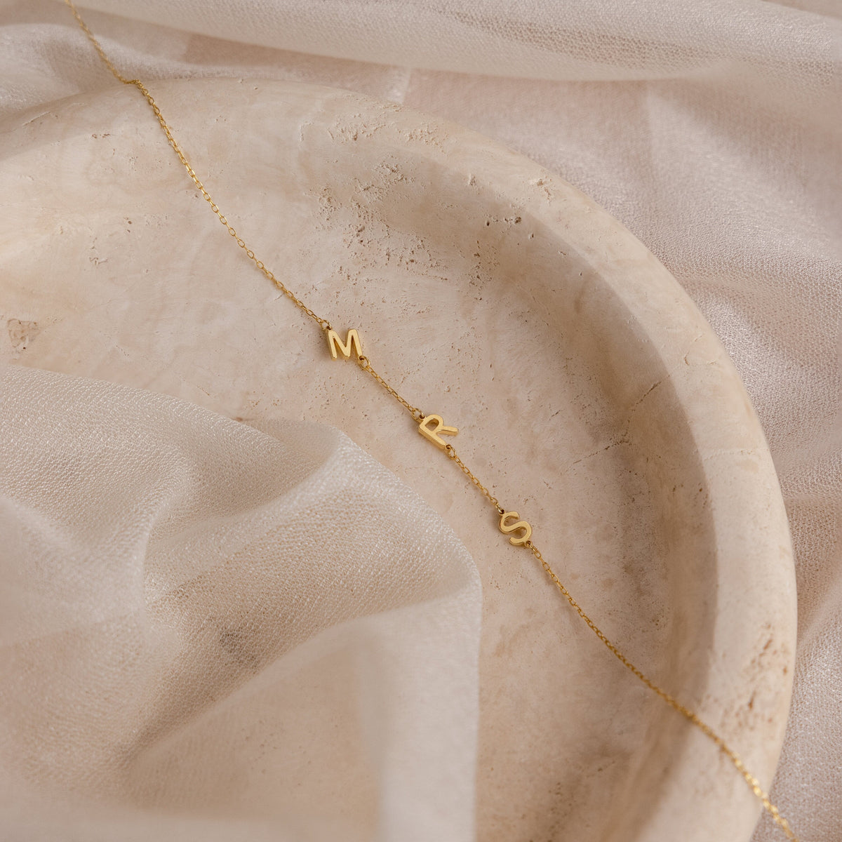 Halsband mit seitlichen Buchstaben - Einzelbuchstaben-Halsband