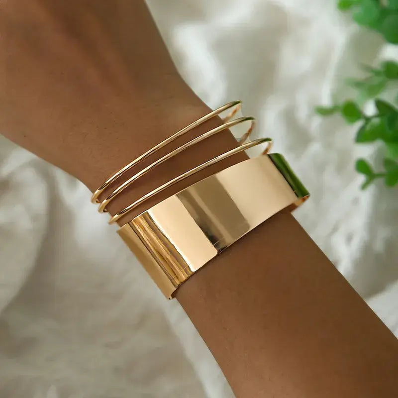 Yuki – Vintage-Armband in klassischem Gold