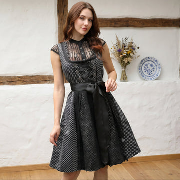 Yasmine - Stilvolles kurzes Oktoberfest-Kleid