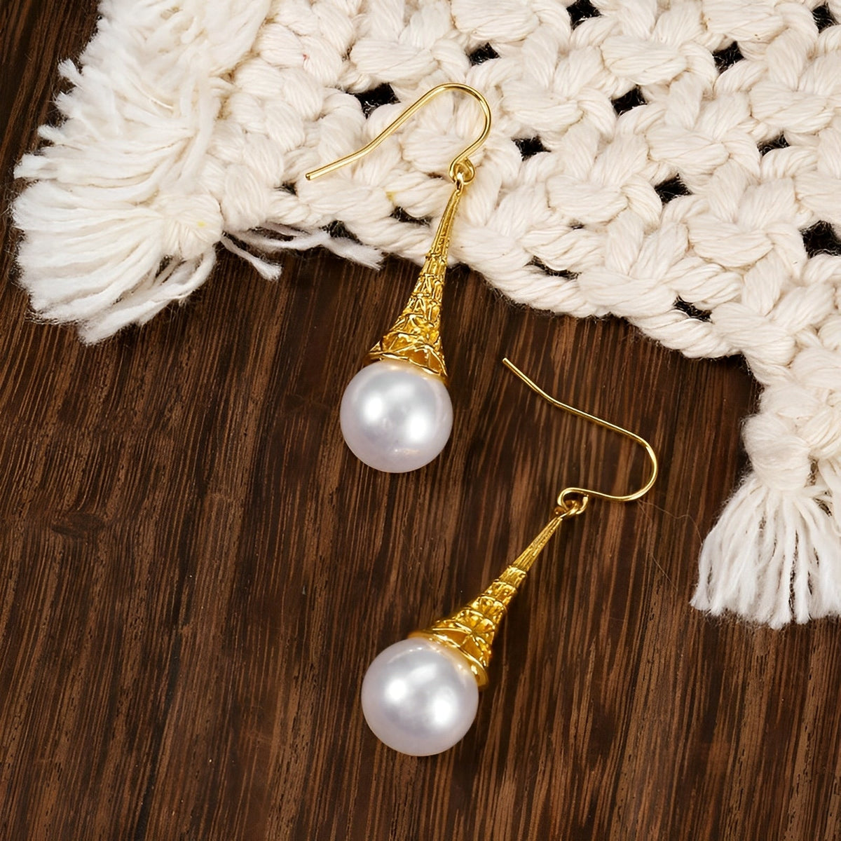 Feliza – Vintage-Goldohrringe mit schwingenden Perlen