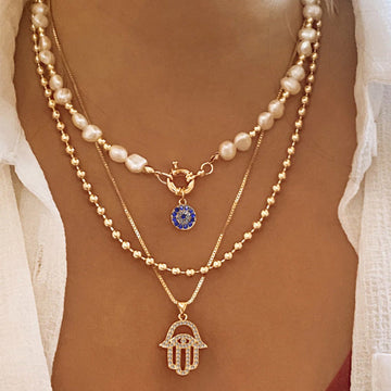 Jade – Mehrstufige Perlenkette mit Hamsa