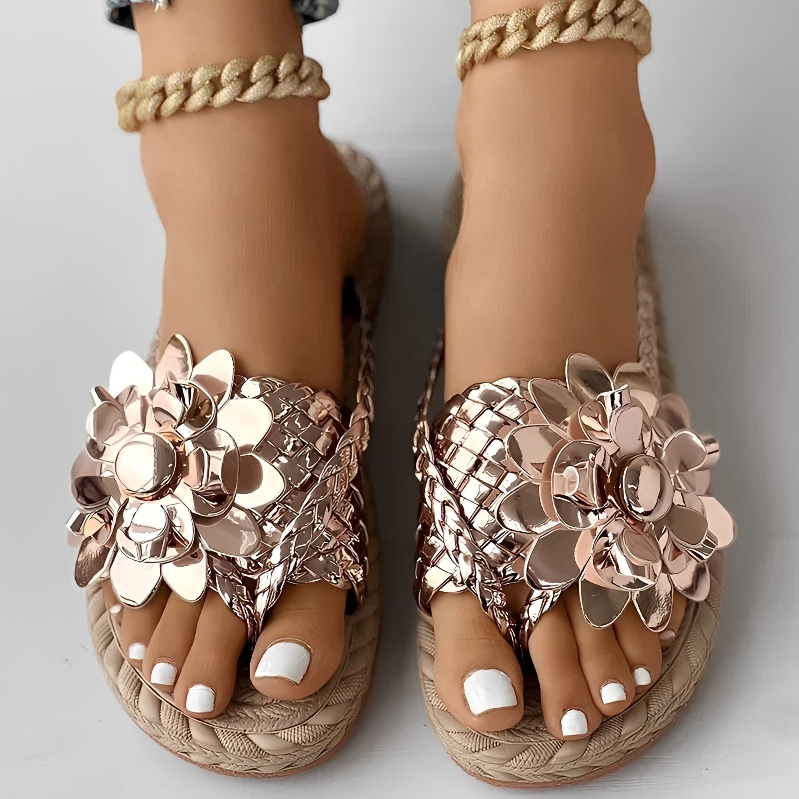 Saira - Bequeme Geflochtene Flip Flops