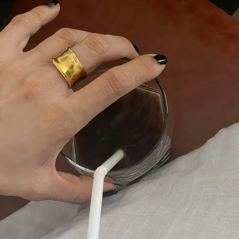 Louna – unregelmäßige Boho-Ringe in Gold und Silber