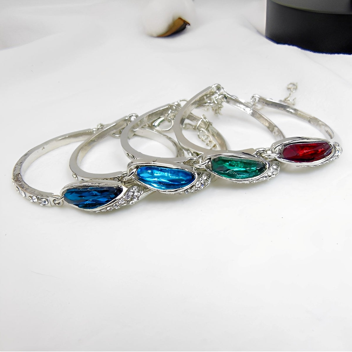 Miku – Elegantes Armband mit Saphiren